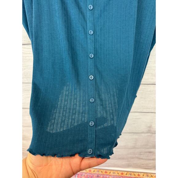 Torrid Plus Size Blue Pointelle Scoop Neck Button Up Short Sleeve Top Size 4X - Picture 4 of 7